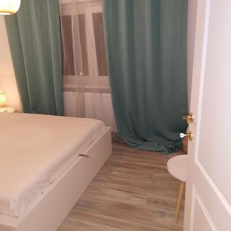 Bloom Box Apartments Craiova Luaran gambar