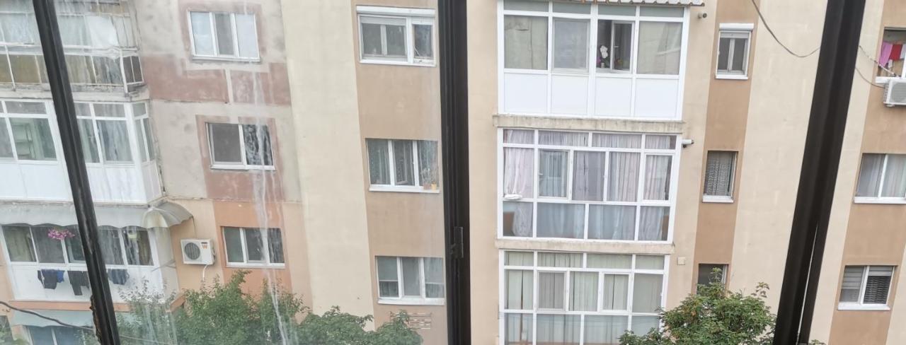 Bloom Box Apartments Craiova Luaran gambar