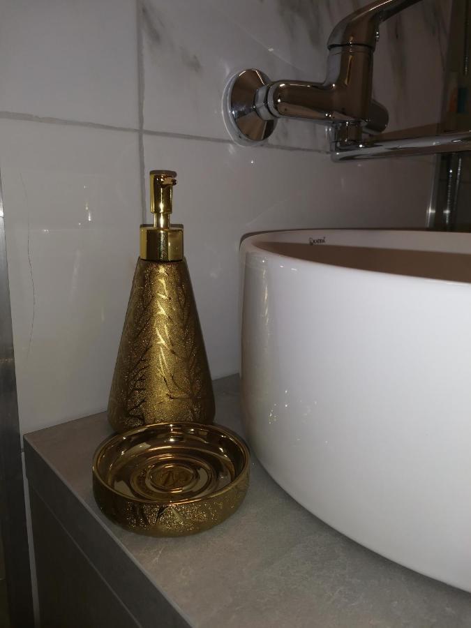 Bloom Box Apartments Craiova Luaran gambar
