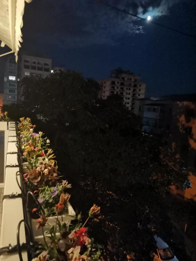 Bloom Box Apartments Craiova Luaran gambar
